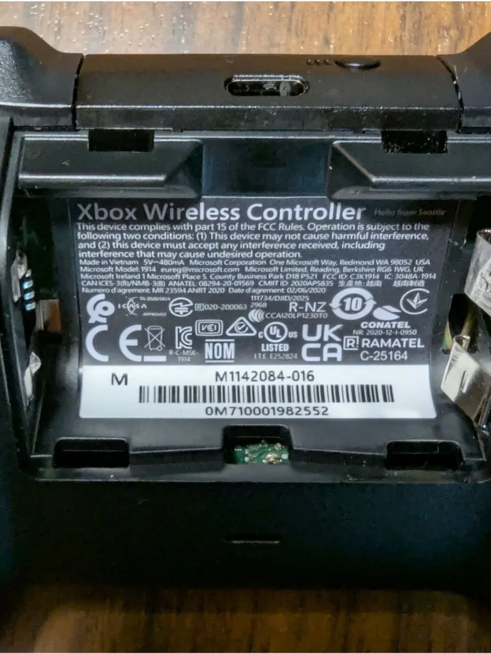 XBOX Wireless Controller (Carbon Black) *Used, like new